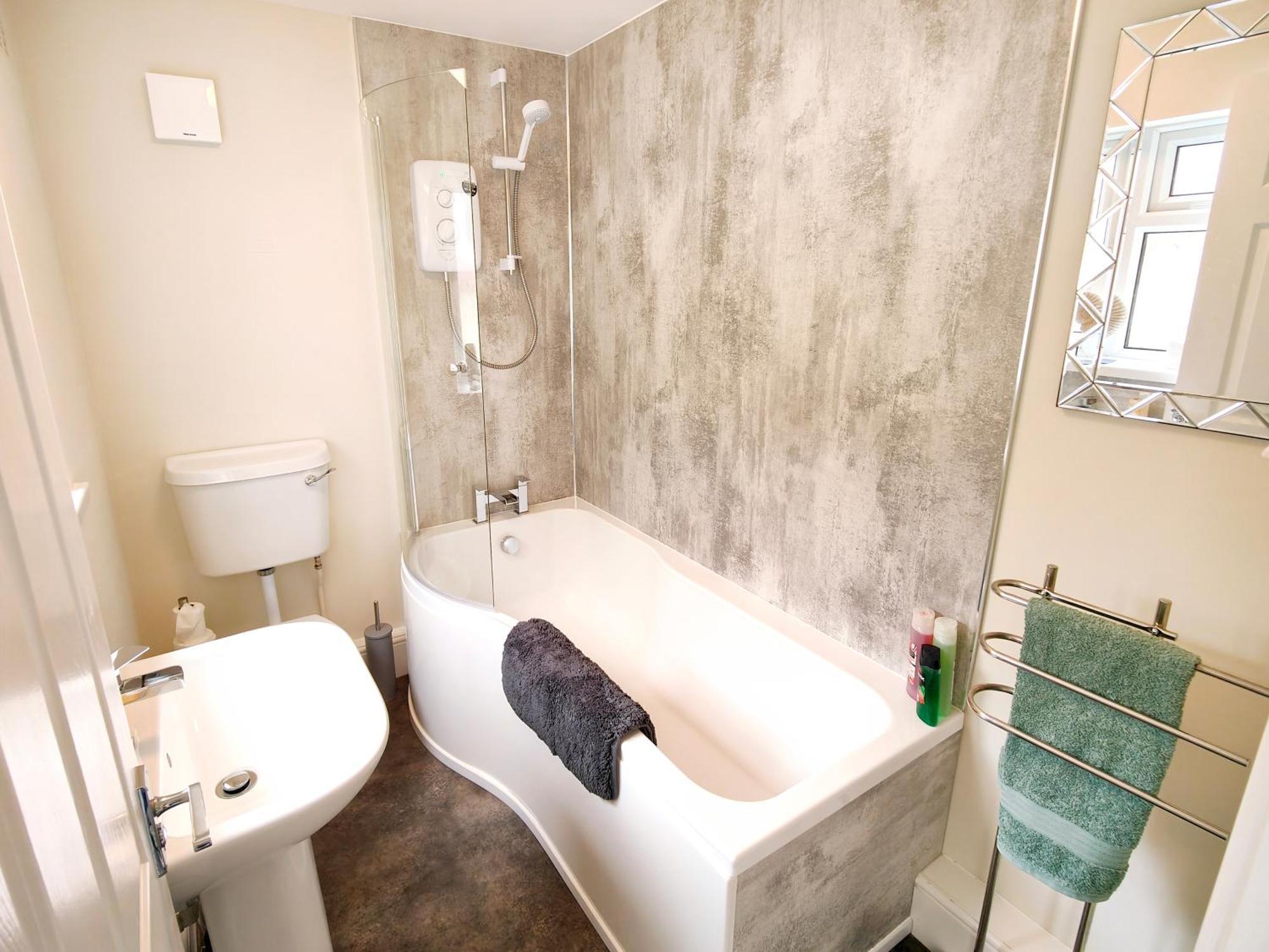 Douglas House, Near Hospital, Attractive And Comfy 2 Bedroom House With Enclosed Yard To Rear Carlisle  Ngoại thất bức ảnh