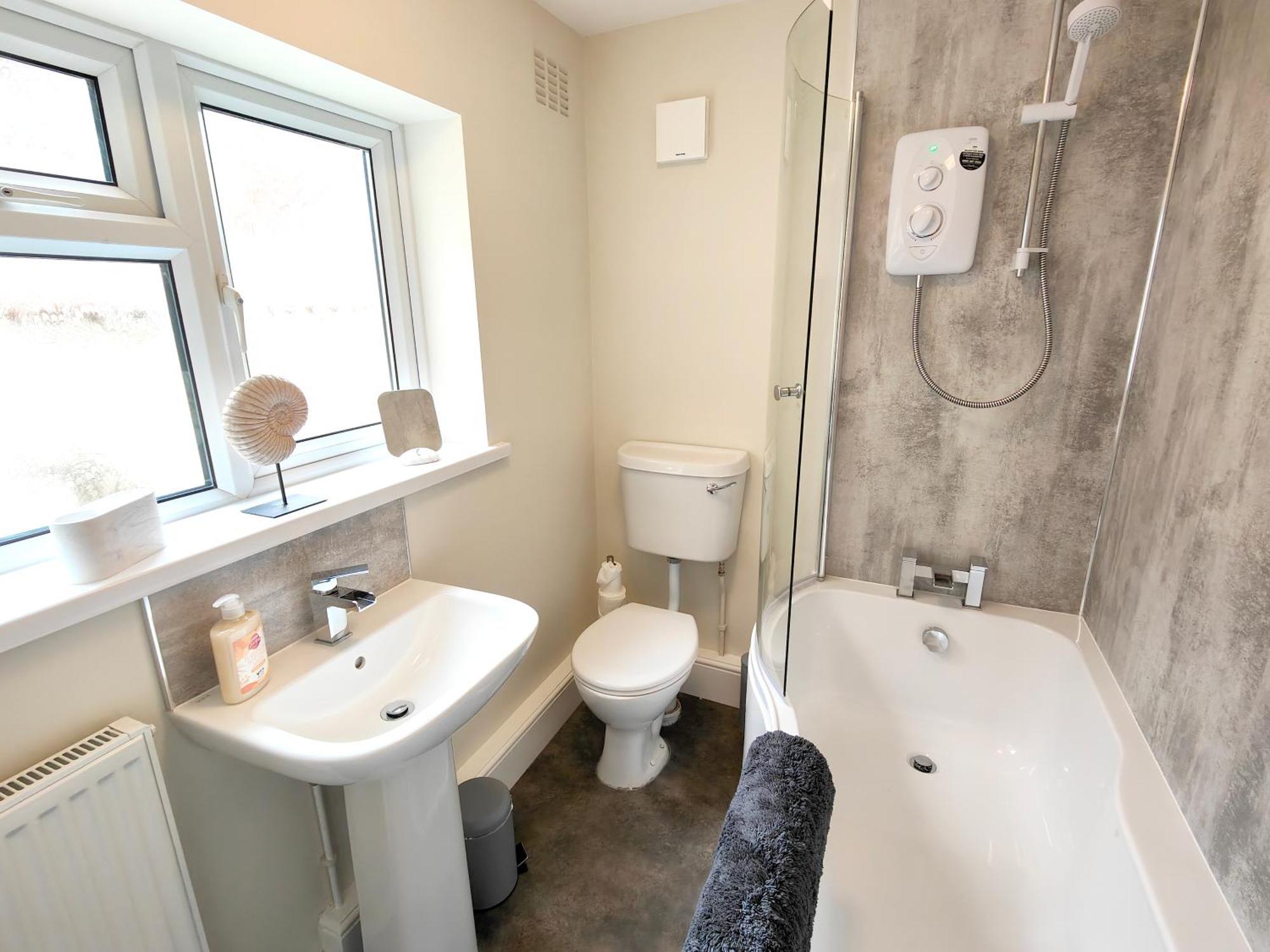 Douglas House, Near Hospital, Attractive And Comfy 2 Bedroom House With Enclosed Yard To Rear Carlisle  Ngoại thất bức ảnh